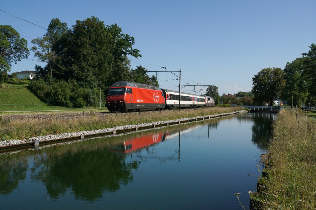 Bürglen, 13.09.2016, 14:53 SBB Re 460 075-5 Schafmatt 03.jpg