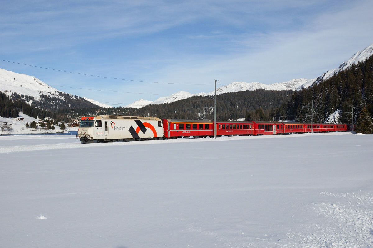 Davos Dorf, 29.12.2012, 13:49 RhB Ge 44 3 649 Holcim 2 7.jpg
