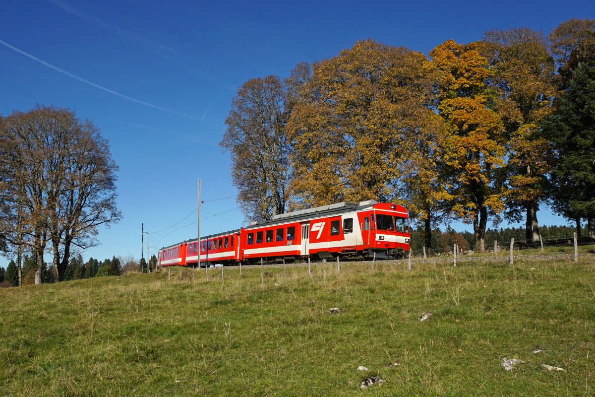 La Chaux-d'Abel, 29.10.2016, 11:41 CJ BDe 44 2 612 4.jpg
