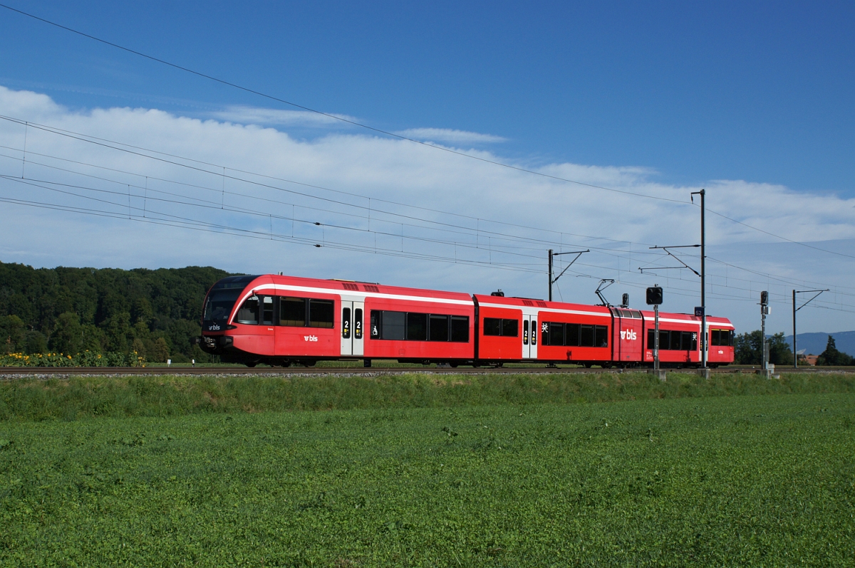 Lindenholz, 28.08.2012, 10:00 BLS RABe 526 263-9 Emme 2.jpg