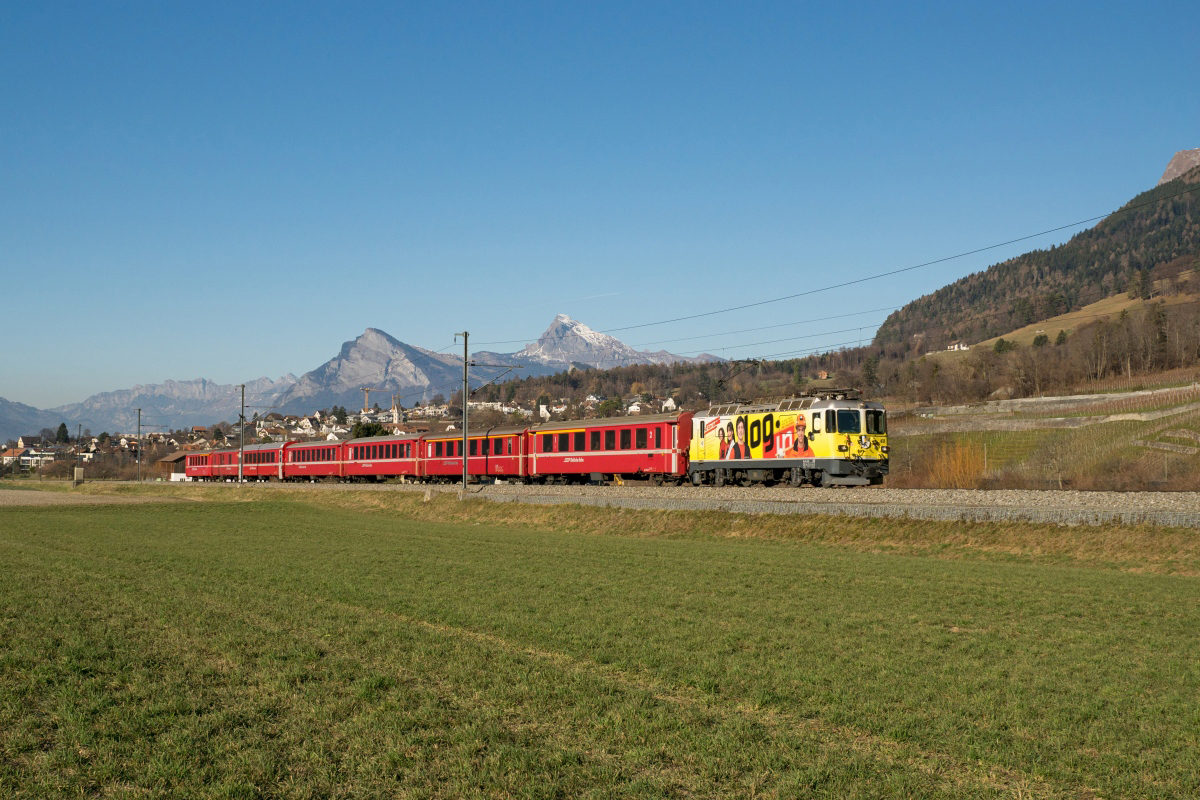 Malans, 04.12.2016, 11:55 RhB Ge 44 2 611 Login 6.jpg