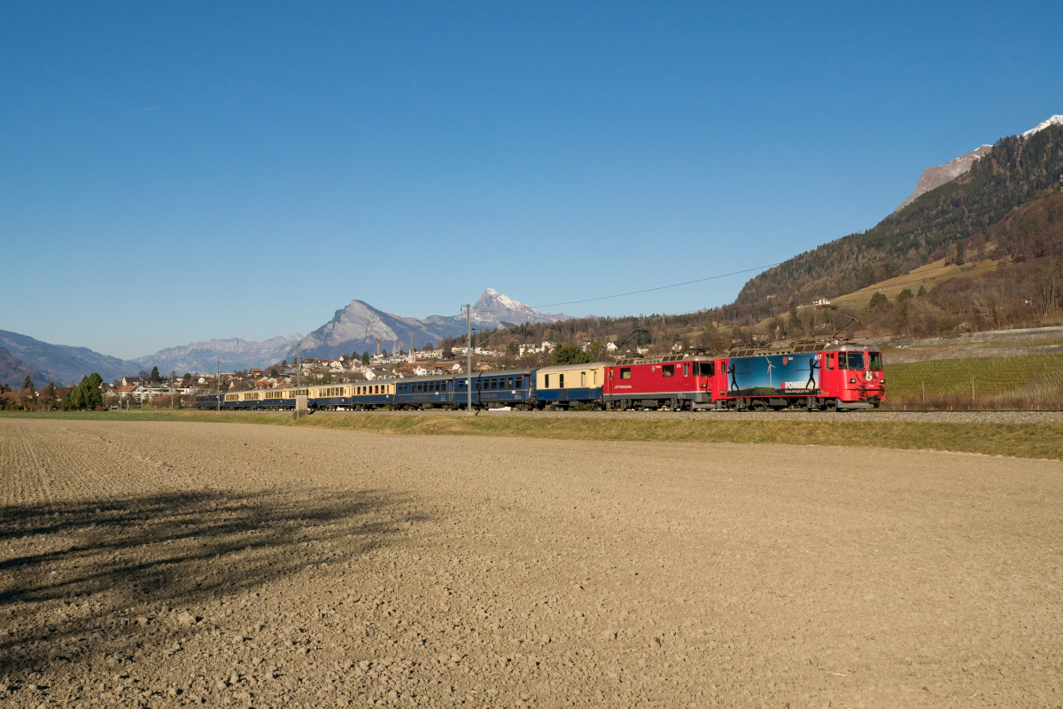 Malans, 04.12.2016, 10:43 RhB Ge 44 2 617 RE Power 614 Schiers 02.jpg