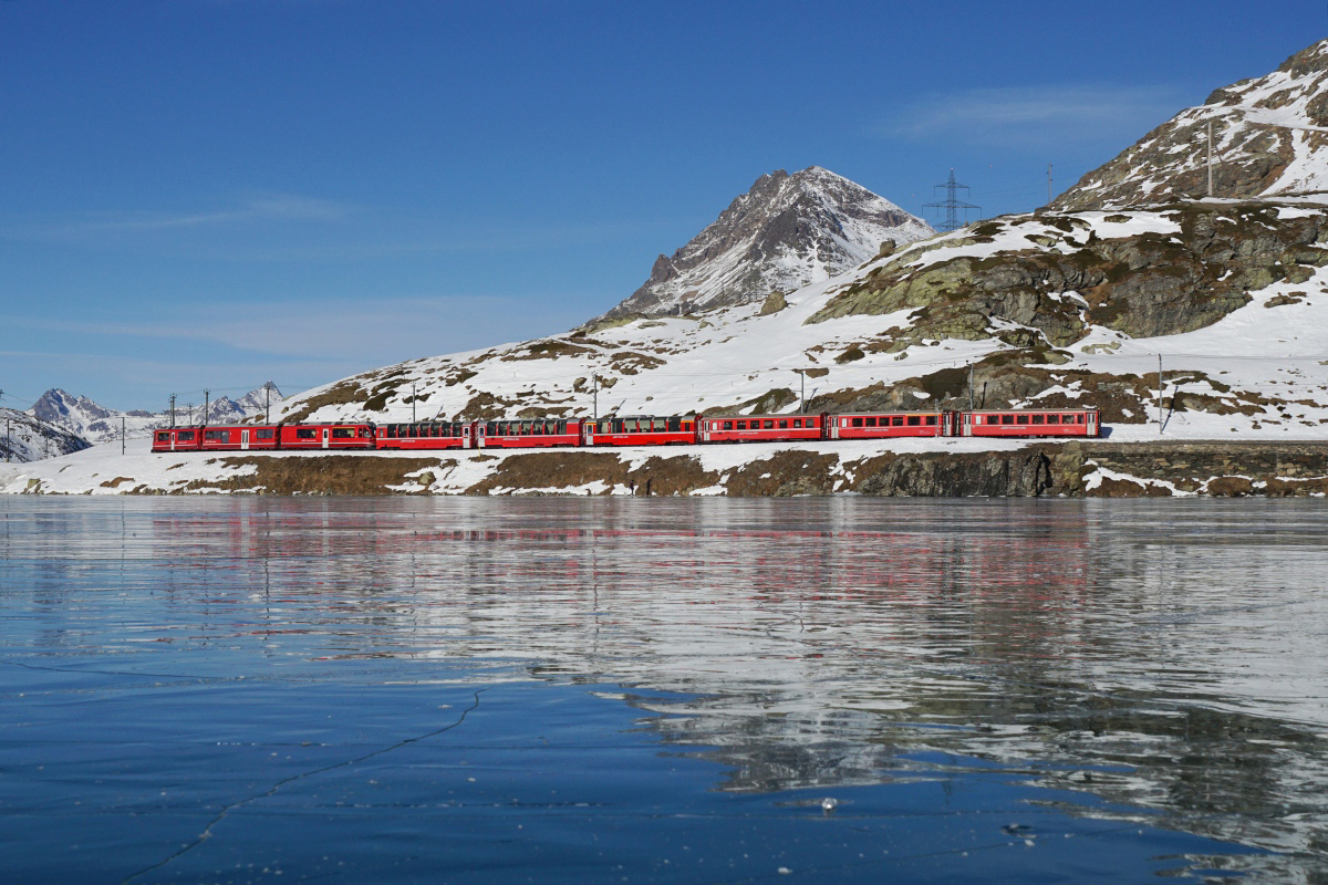 Ospizio Bernina, 17.12.2016, 11:18 RhB ABe 812 3503 Carlo Janka 6.jpg