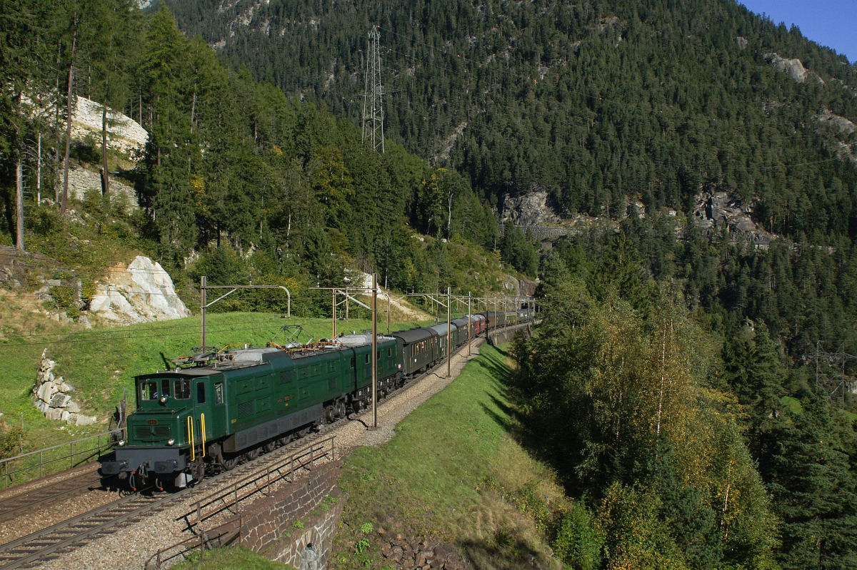 Wassen, 06.10.2012, 10:48 SBB Ae 814 11801 6.JPG
