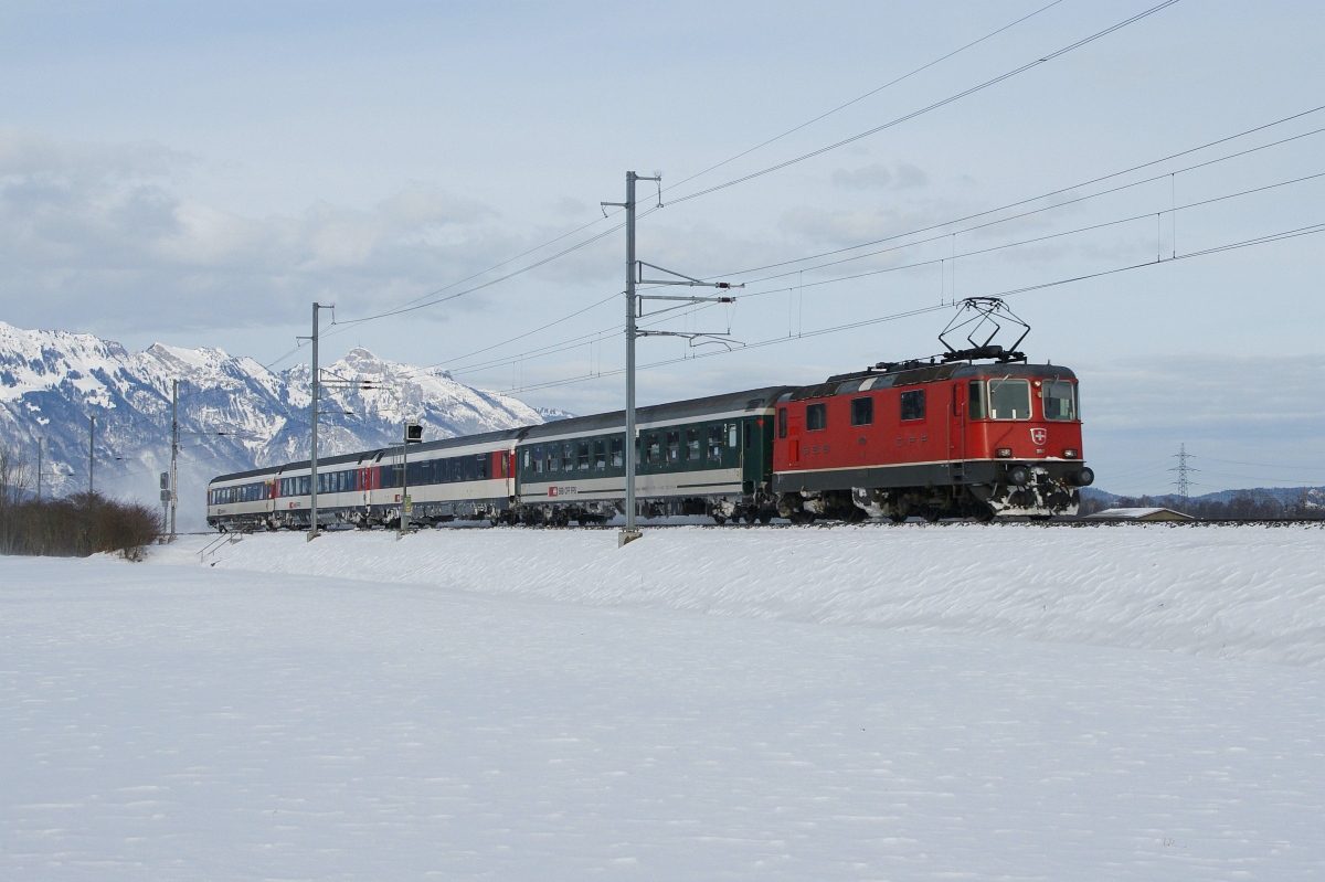 Sevelen, 13.12.2012, 13:05 SBB Re 44 2 11150 4.jpg