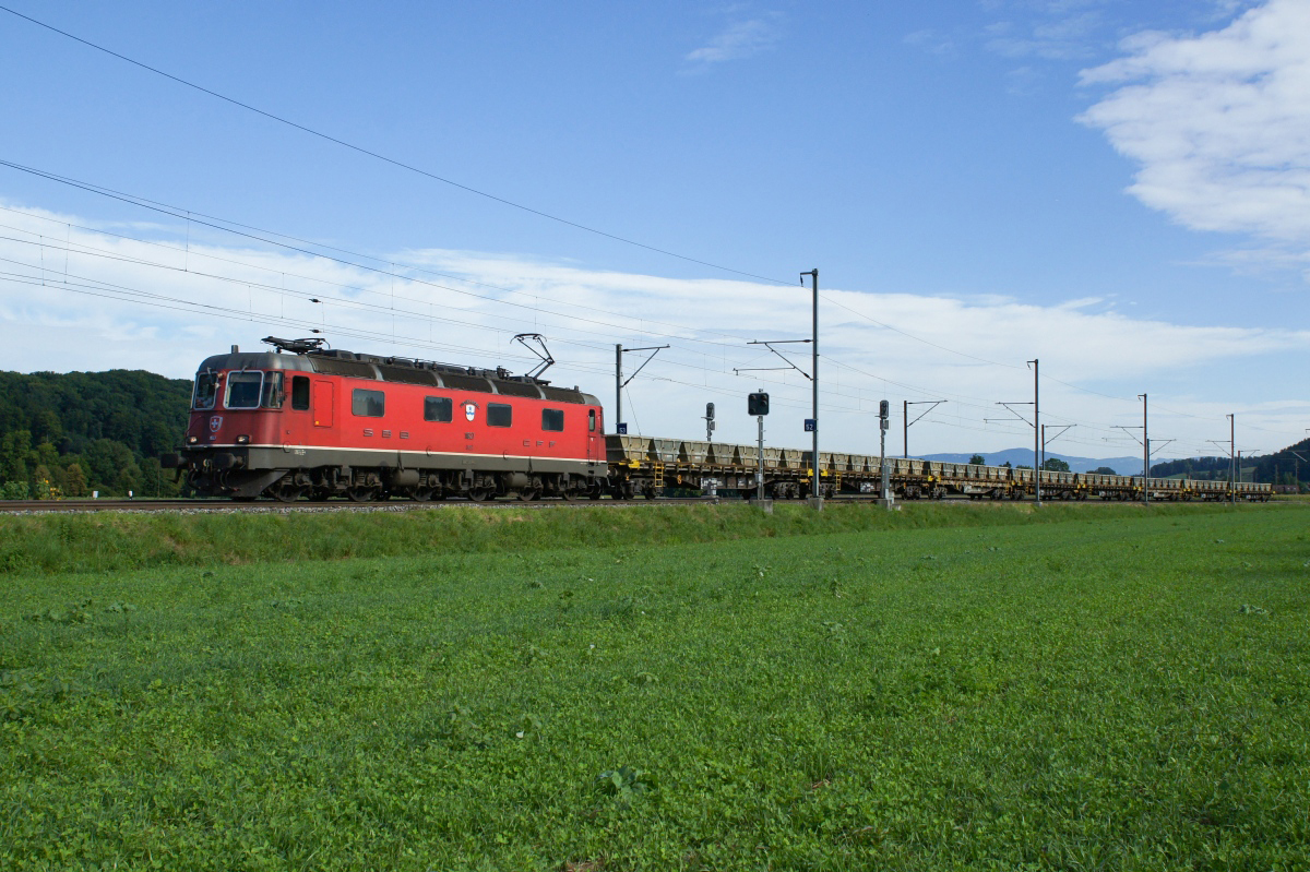 Lindenholz, 28.08.2012, 09:47 SBB Re 66 11627 Luterbach-Attisholz 3.jpg