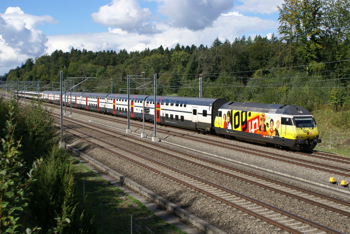Herzogenbuchsee, 10.09.2010, 11:17 SBB Re 460 053-2 Login 11.jpg
