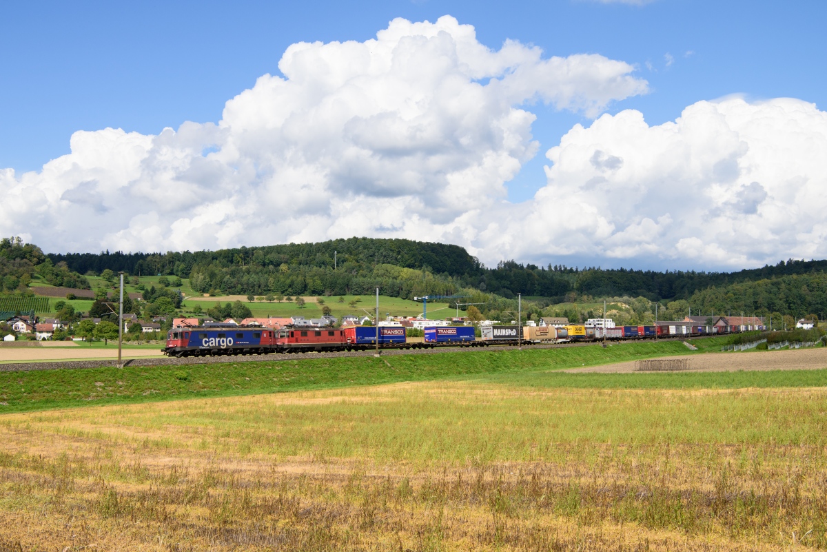 Rafz, 16.09.2017, 13:17 SBB Re 620 075-2 Gelterkinden Re 44 2 11343 02.jpg