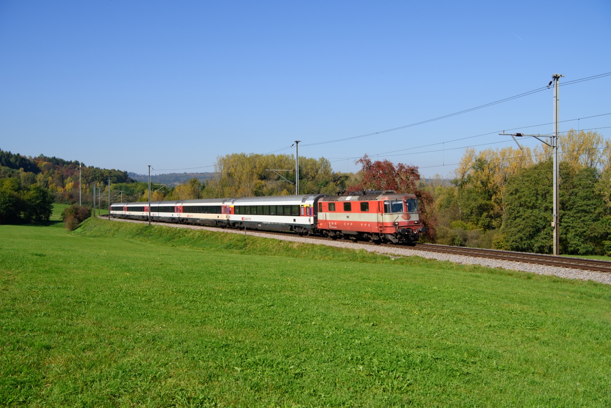 Lotstetten, 14.10.2017, 13:59 SBB Re 44 2 11109 32.jpg
