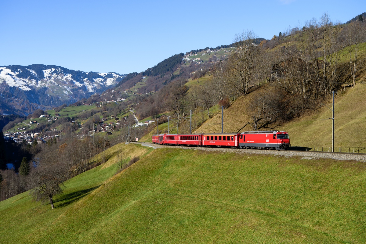 Saas, 18.11.2017, 11:19 RhB Ge 44 3 648 Susch 10.jpg