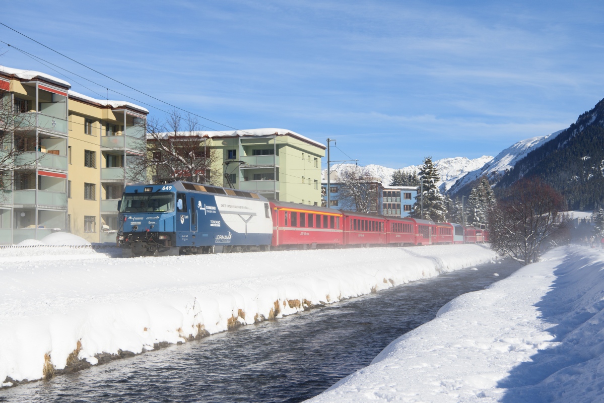 Davos Platz, 31.12.2017, 12:00 RhB Ge 44 3 649 Zweite Hinterrheinbrücke Reichenau 02.jpg