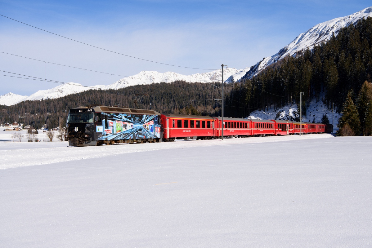 Davos Dorf, 01.01.2019, 12:54 RhB Ge 44 3 648 SonntagsBlick 06.jpg