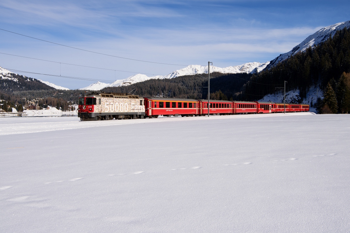 Davos Dorf, 01.01.2019, 11:51 RhB Ge 44 2 624 Facebook 02.jpg
